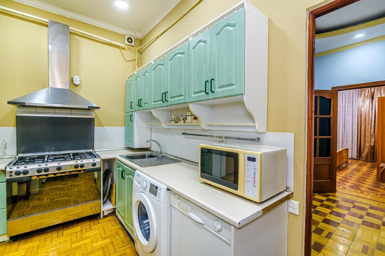M Estate. Targovu. Nizami Street 4 room.  Bakú Exterior foto