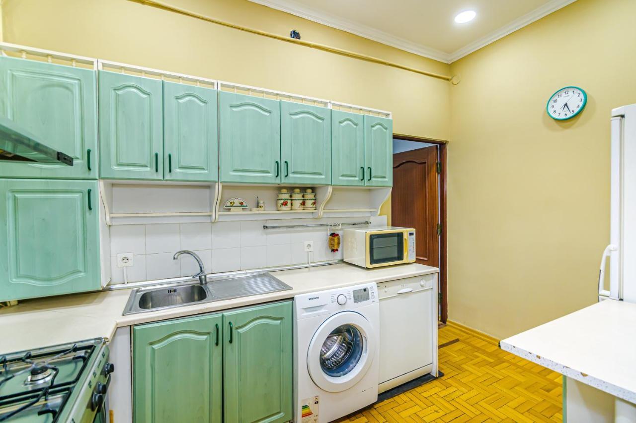 M Estate. Targovu. Nizami Street 4 room.  Bakú Exterior foto