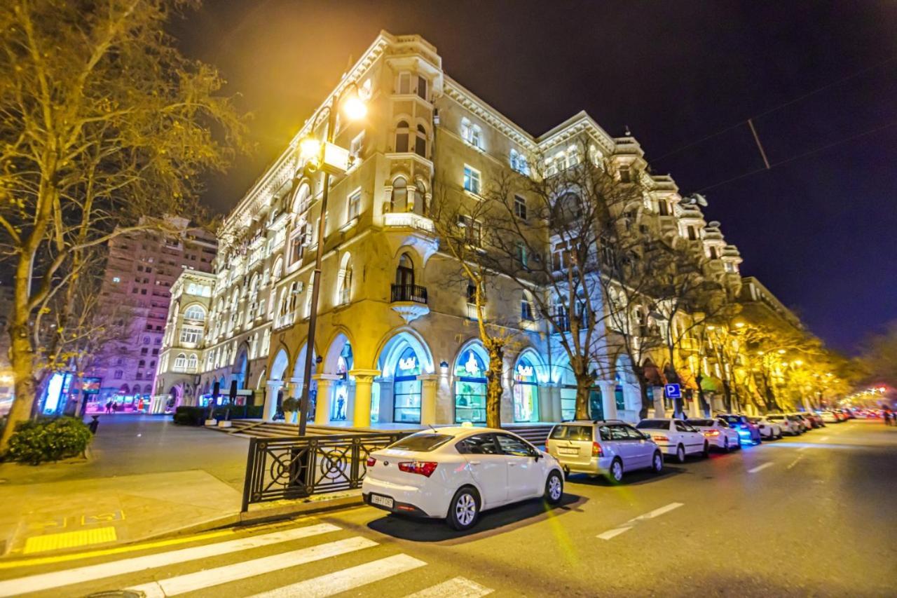 M Estate. Targovu. Nizami Street 4 room.  Bakú Exterior foto